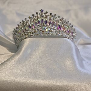 Shimmering Rhinestone Headpiece